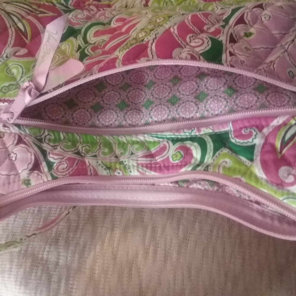 LIKE NEW! Vera Bradley Pinwheel Pink Organizer Bag - Picture 4 of 8